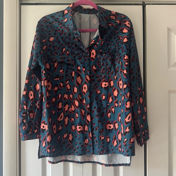 Button Up Leopard Print Collared Shirt - Picture 3 of 4